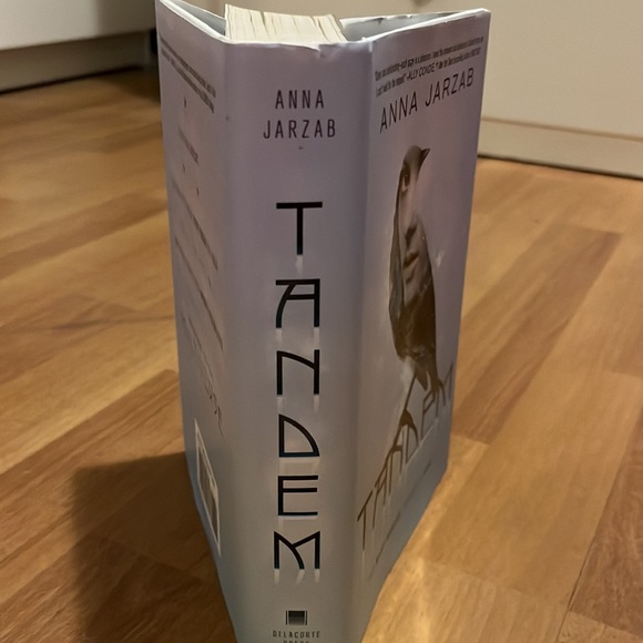 Tandem from the many-worlds trilogy Book 1 by Anna Jarzab - Picture 2 of 3